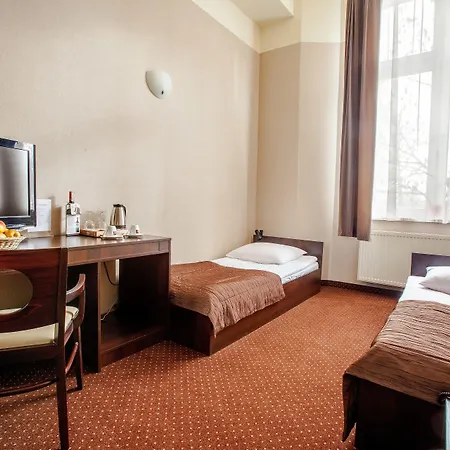 מלון Diament Economy